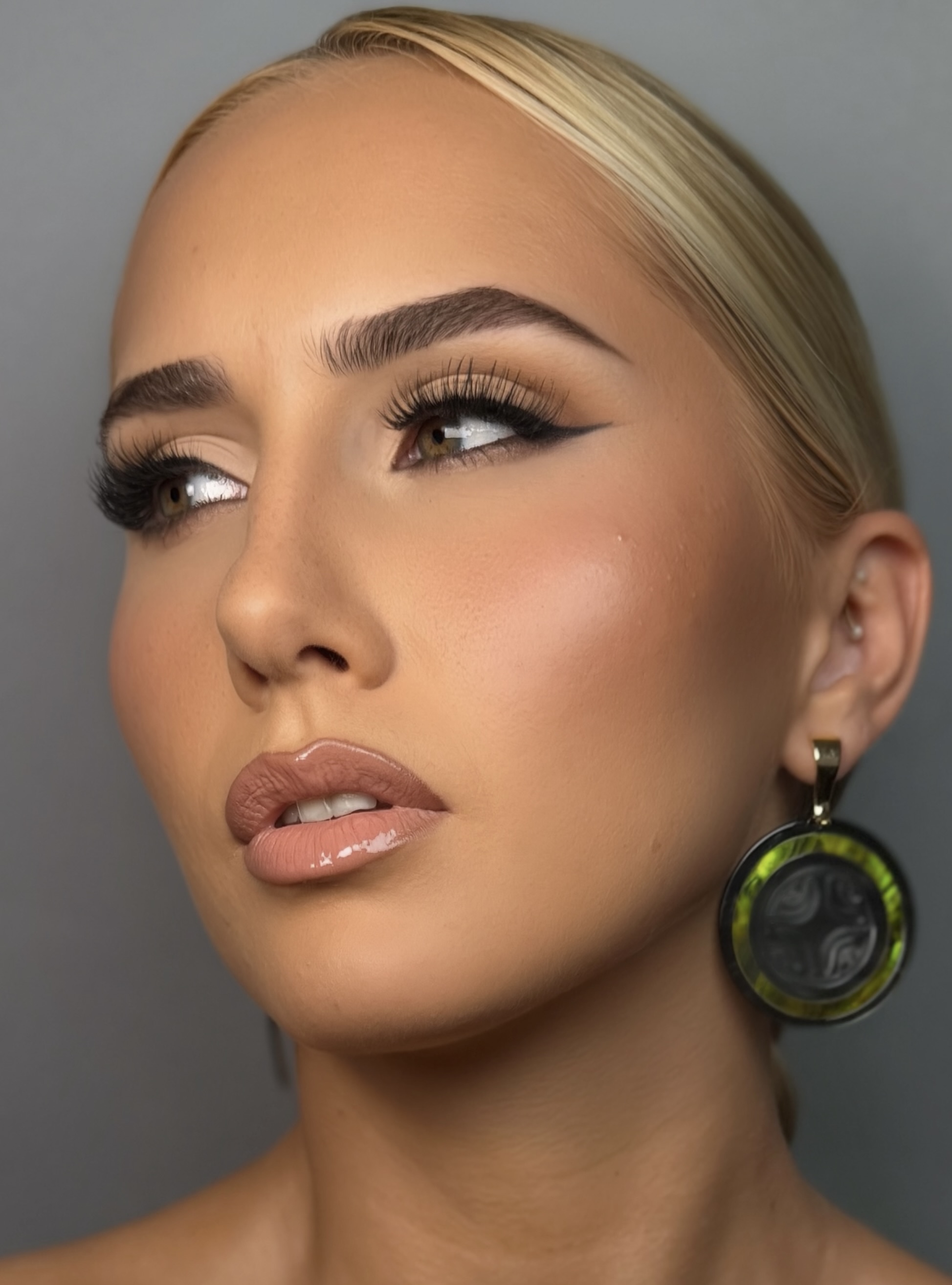 Aurora “Ipo” Thomas — makeup artist portfolio photo 21