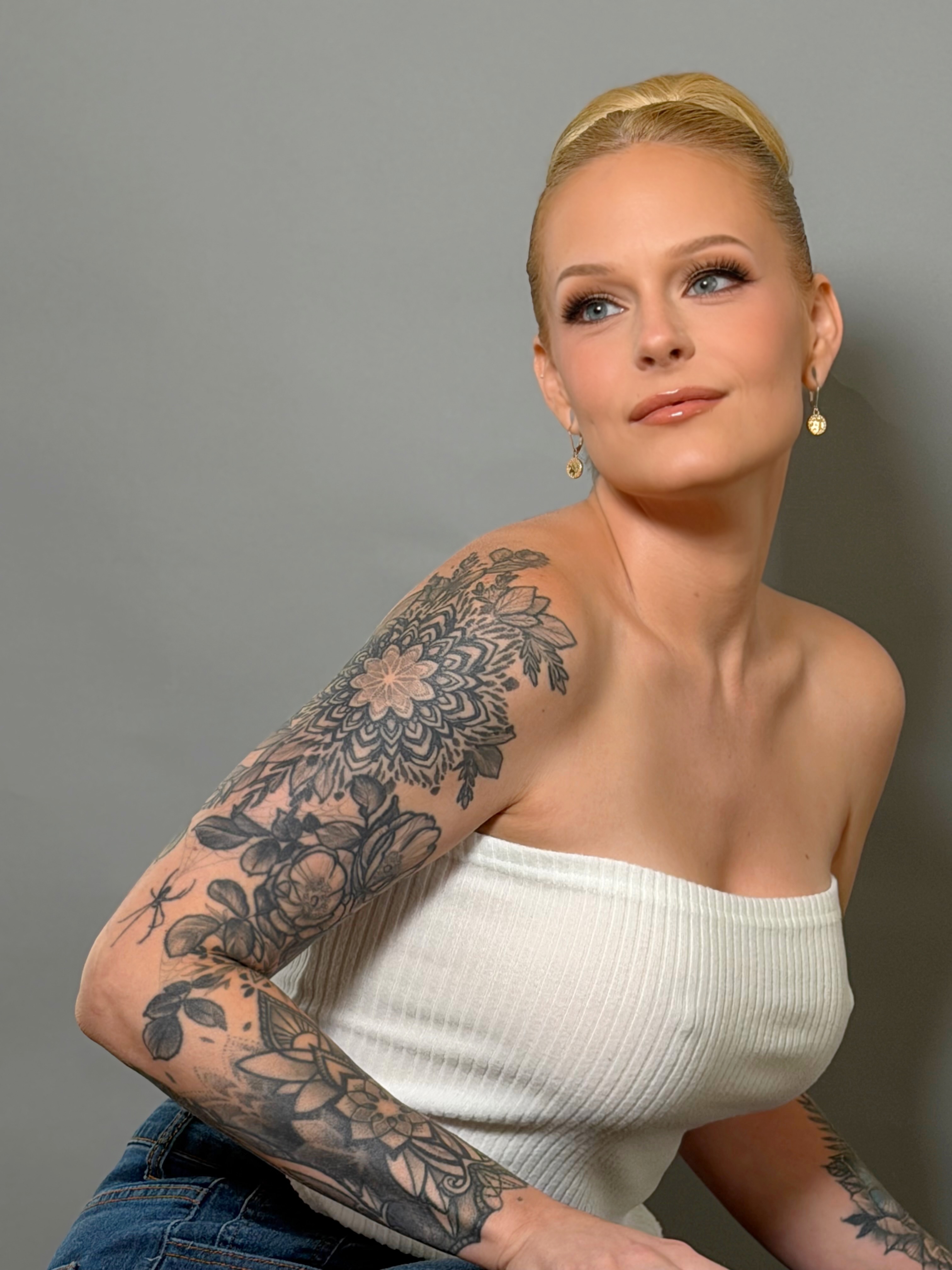 Aurora “Ipo” Thomas — makeup artist portfolio photo 26
