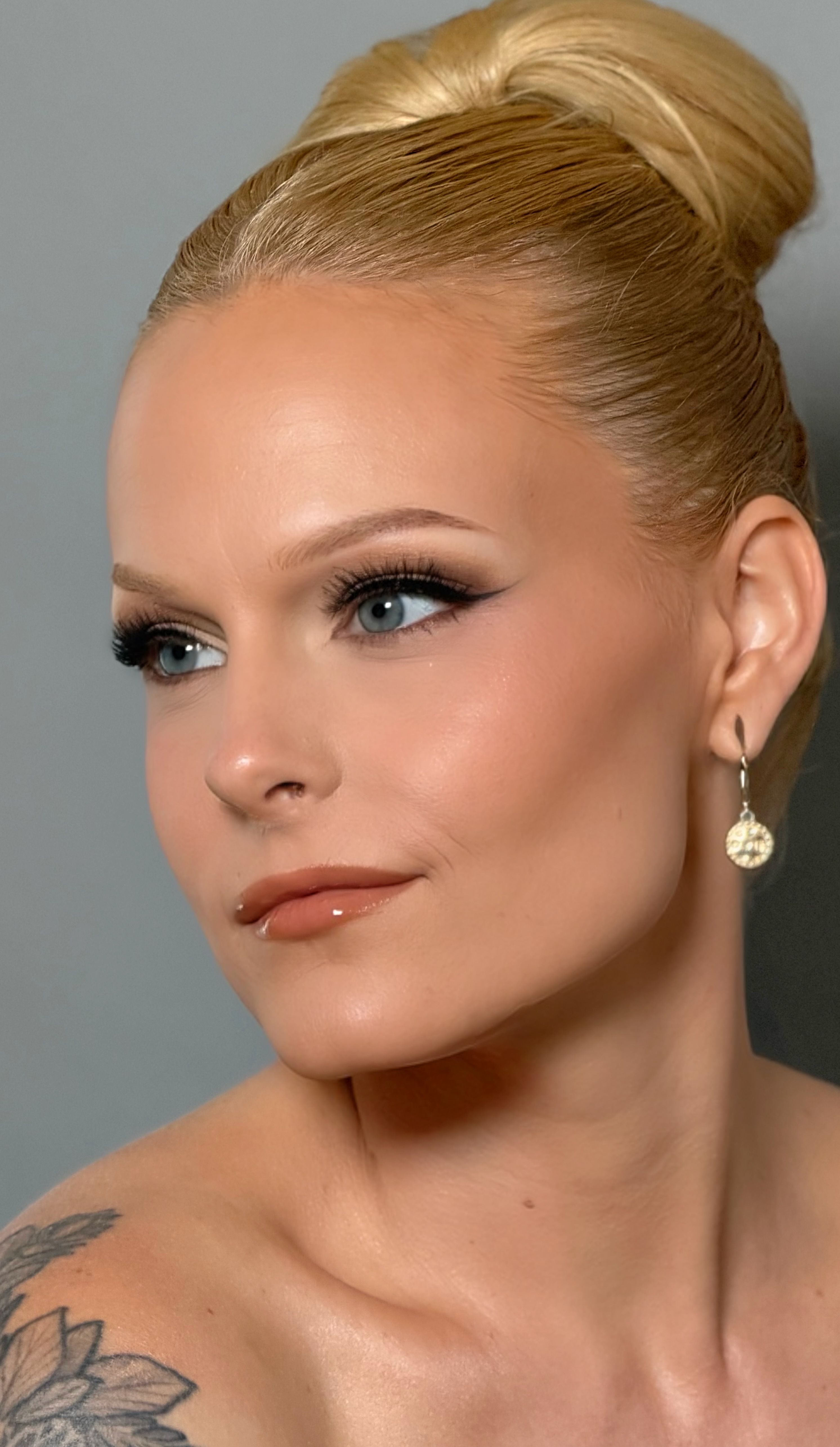 Aurora “Ipo” Thomas — makeup artist portfolio photo 27